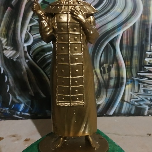 თამარ მეფის  სკულპტურა სადგამით:
სიმაღლე- 16 სმ, ფოტოპოლიმერი